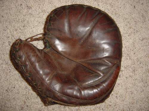 Early 1900's A.J. Reach Crescent Basemitt Front